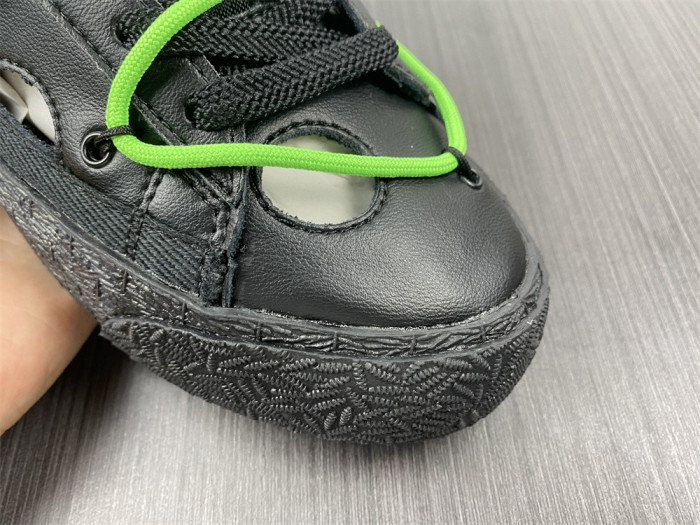 Off-White x Nike Blazer Low "Black / Green"  DH7863-001