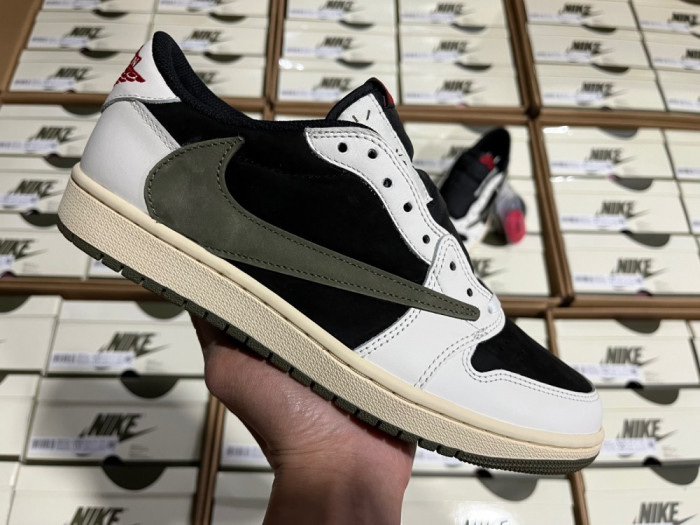 Travis Scott x Air Jordan Air Jordan 1 Retro Low OG Olive  DZ4137-106