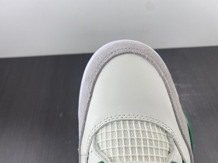 Nike SB x Air Jordan 4 ‘Pine Green’  DR5415-103