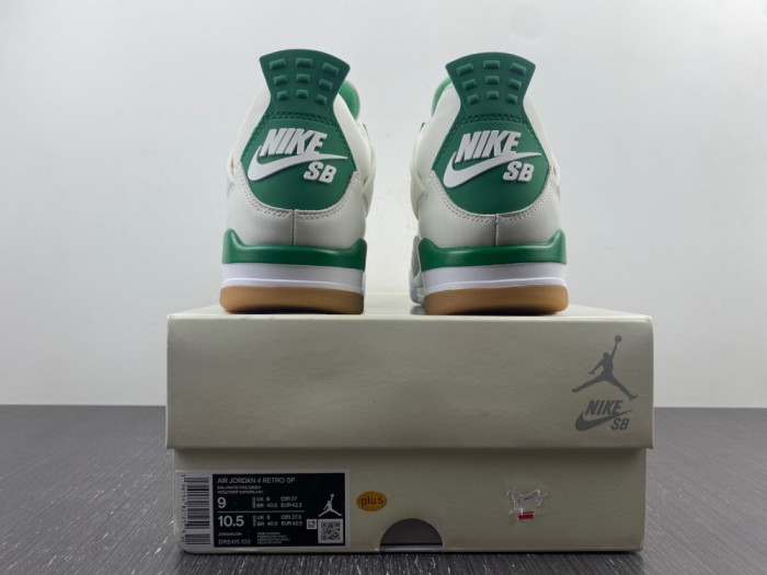 Nike SB x Air Jordan 4 ‘Pine Green’  DR5415-103