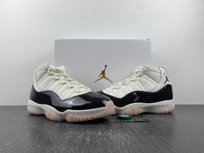 Air Jordan 11   “Neapolitan” AR0715-101