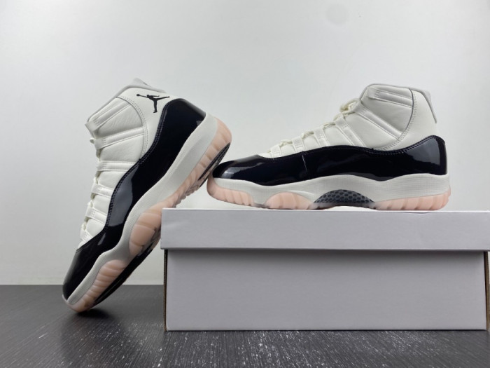 Air Jordan 11   “Neapolitan” AR0715-101