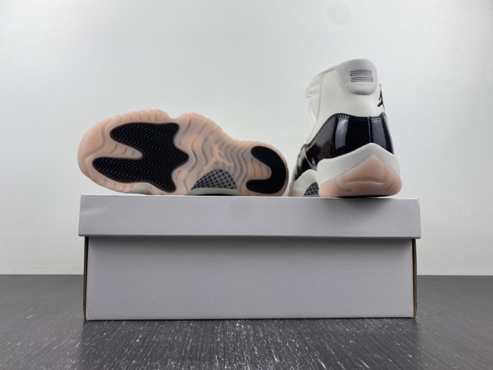 Air Jordan 11   “Neapolitan” AR0715-101