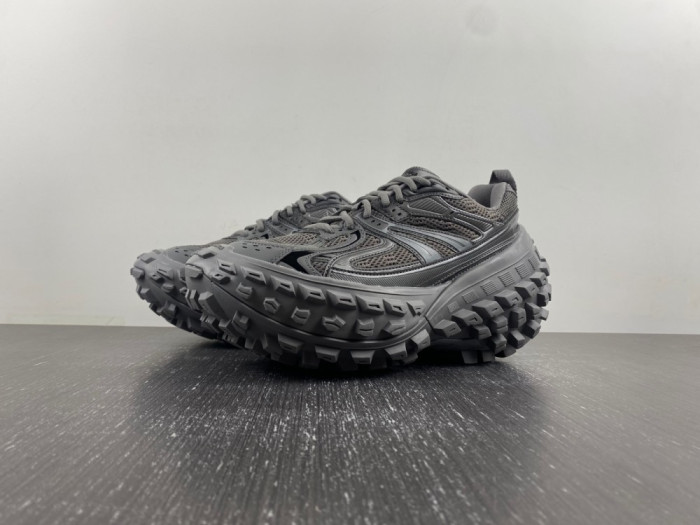 BLCG DEFENDER SNEAKER  685613-W2RA6 3000