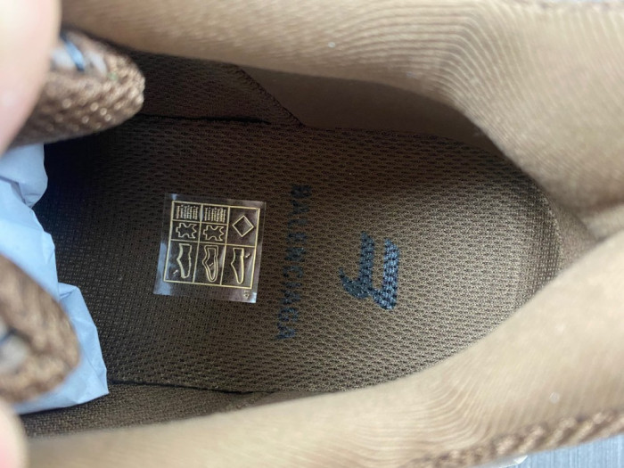 BLCG DEFENDER SNEAKER  685613-W2RB5 2408