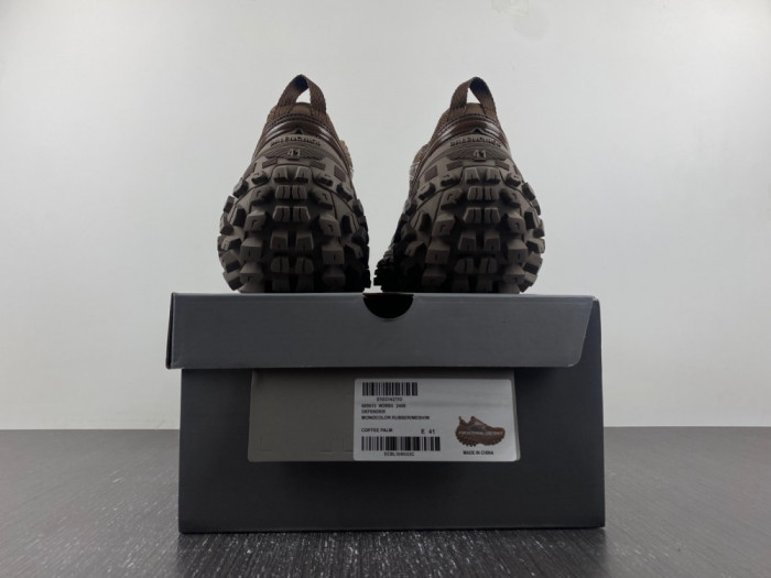 BLCG DEFENDER SNEAKER  685613-W2RB5 2408