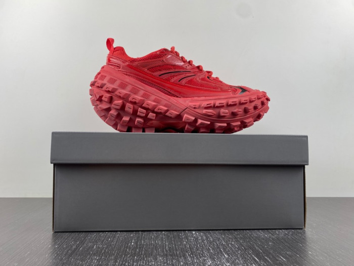 BLCG DEFENDER SNEAKER  685613-W2RAA 6010