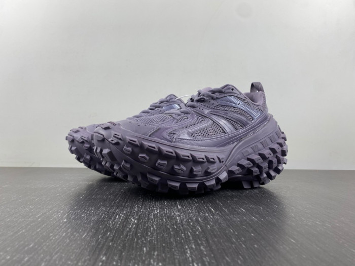 BLCG DEFENDER SNEAKER  685613 W2RAM5500