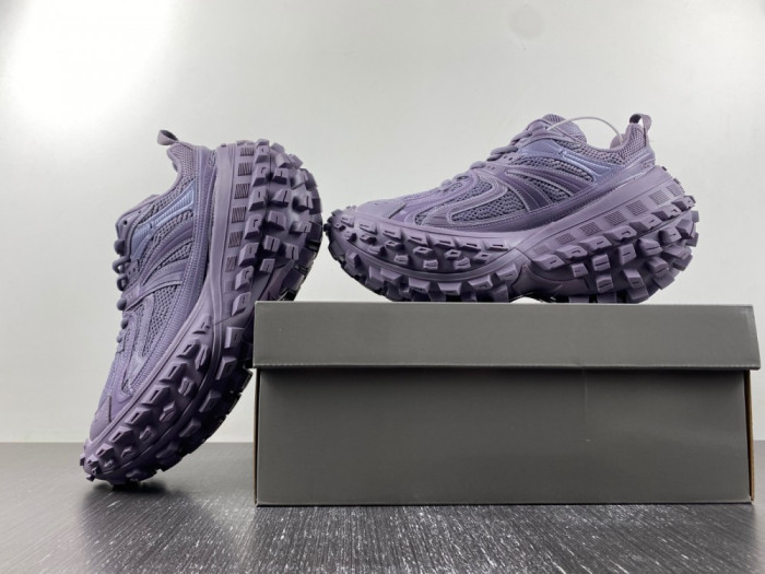 BLCG DEFENDER SNEAKER  685613 W2RAM5500