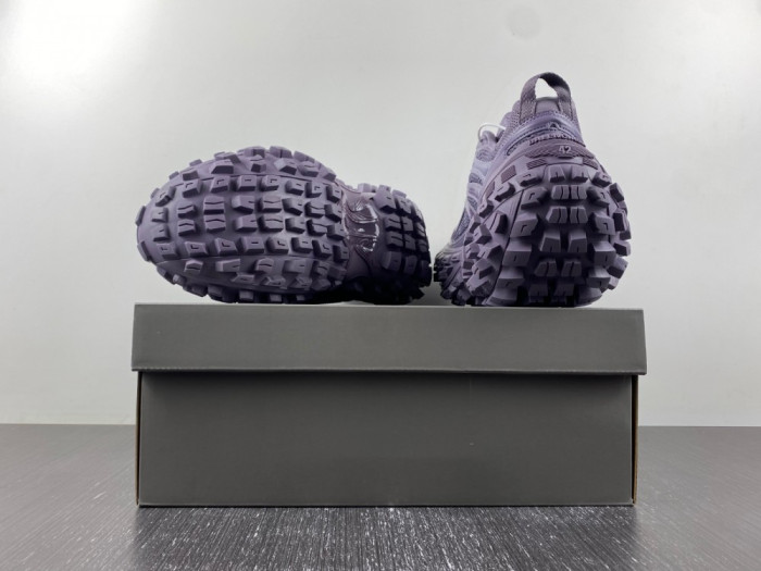 BLCG DEFENDER SNEAKER  685613 W2RAM5500