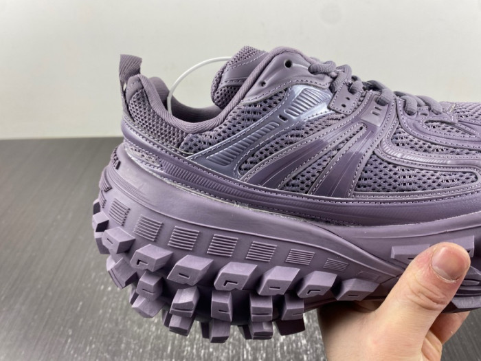 BLCG DEFENDER SNEAKER  685613 W2RAM5500