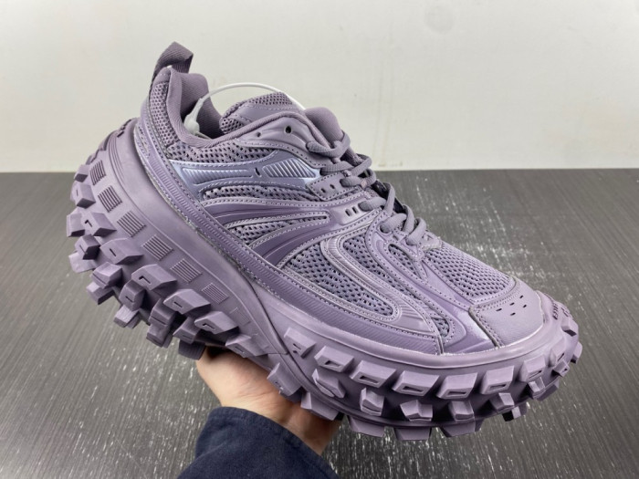 BLCG DEFENDER SNEAKER  685613 W2RAM5500