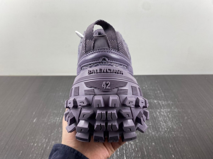 BLCG DEFENDER SNEAKER  685613 W2RAM5500