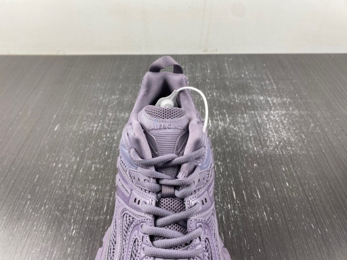 BLCG DEFENDER SNEAKER  685613 W2RAM5500