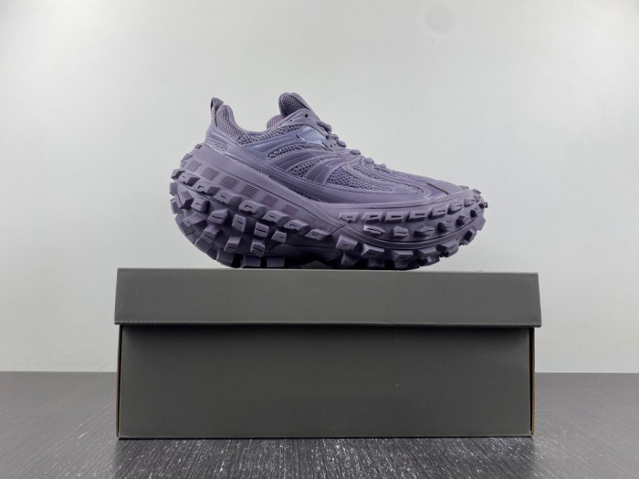 BLCG DEFENDER SNEAKER  685613 W2RAM5500