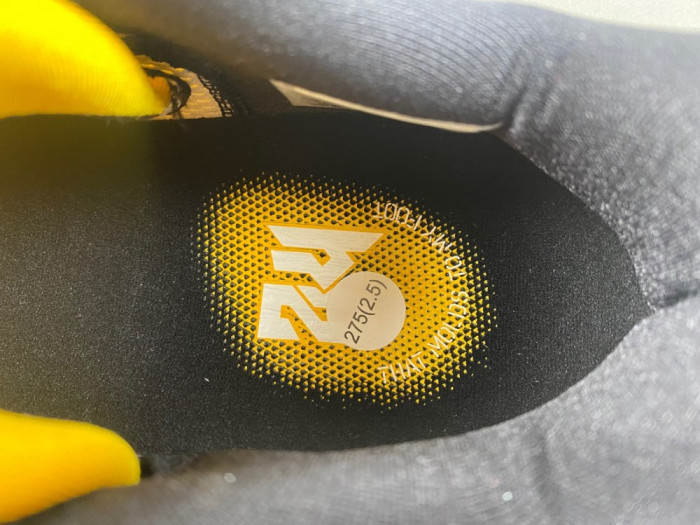 NIKE KOBE 6 PROTRO “LIGHTBULB” BLACK YELLOW  429659-700