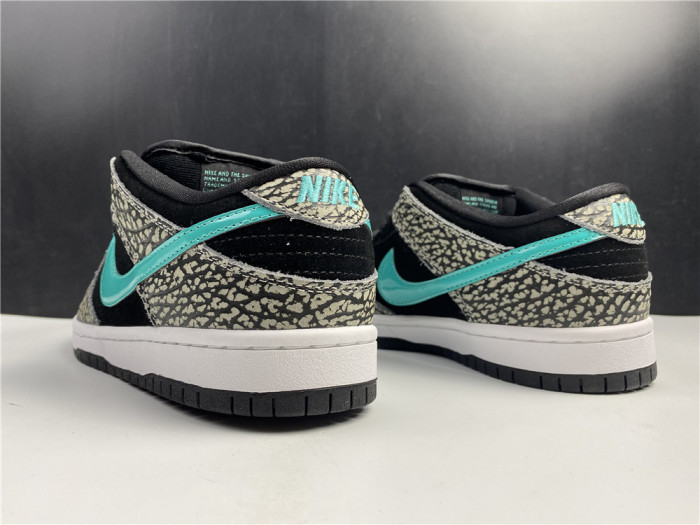 Nike SB Dunk Low atmos Elephant  BQ6817-009