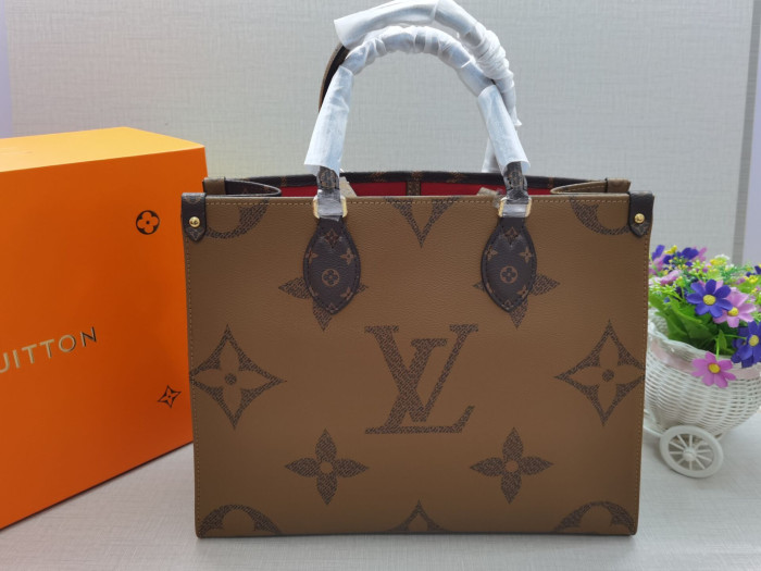 LV BAG  OnTheGo MM