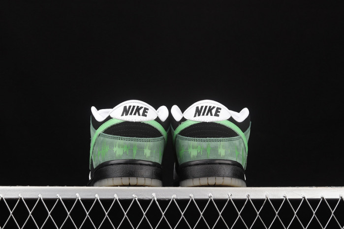 Nike SB Dunk Low C&K  313170-031