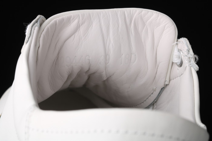 G*u*i ace embroidered low-top sneaker white with bee  ‎429446 02jp0 9064