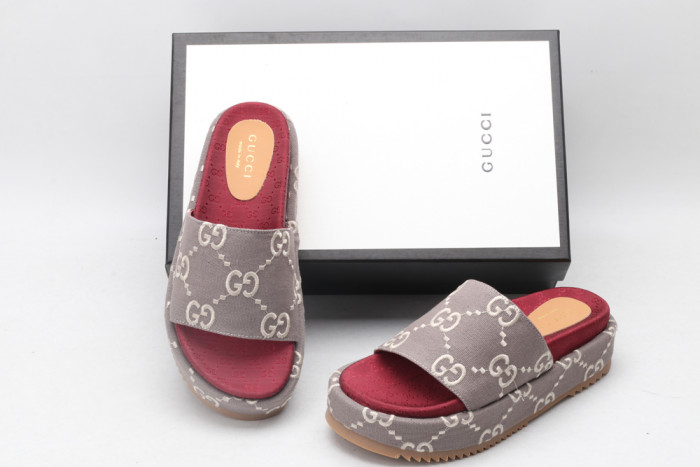 GUCC SLIPPERS