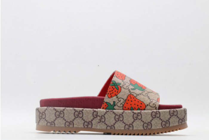 GUCC SLIPPERS