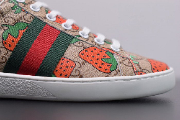 G*u*i ace embroidered low-top sneaker 431920 dopeo 9064